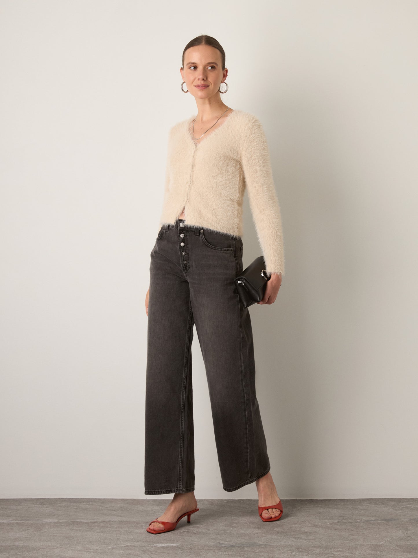 MONK & LOU - Cosima V-Neck Cardigan - Sand Mink