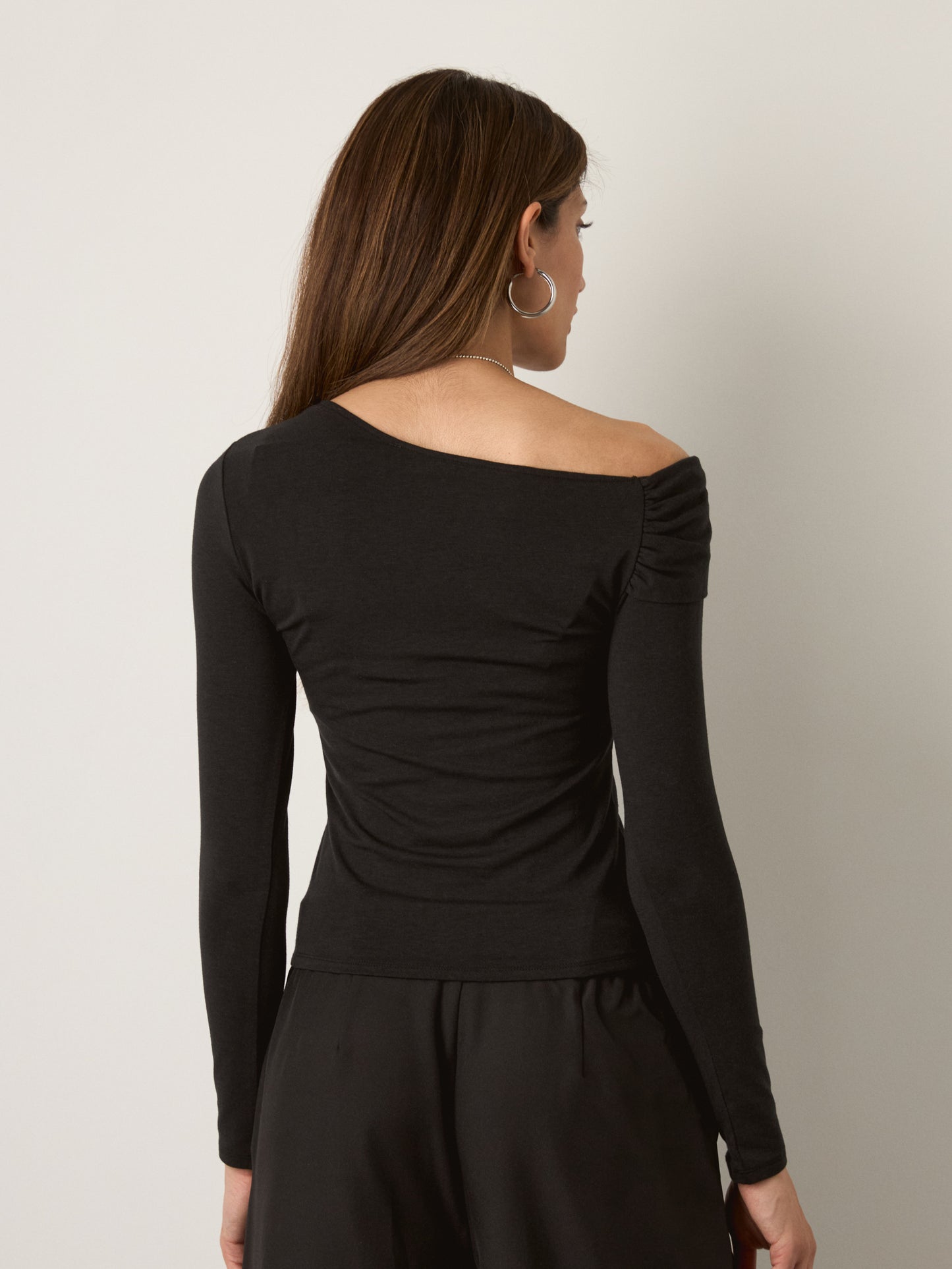 MONK & LOU - Nyla Longsleeve Off Shoulder Top - 