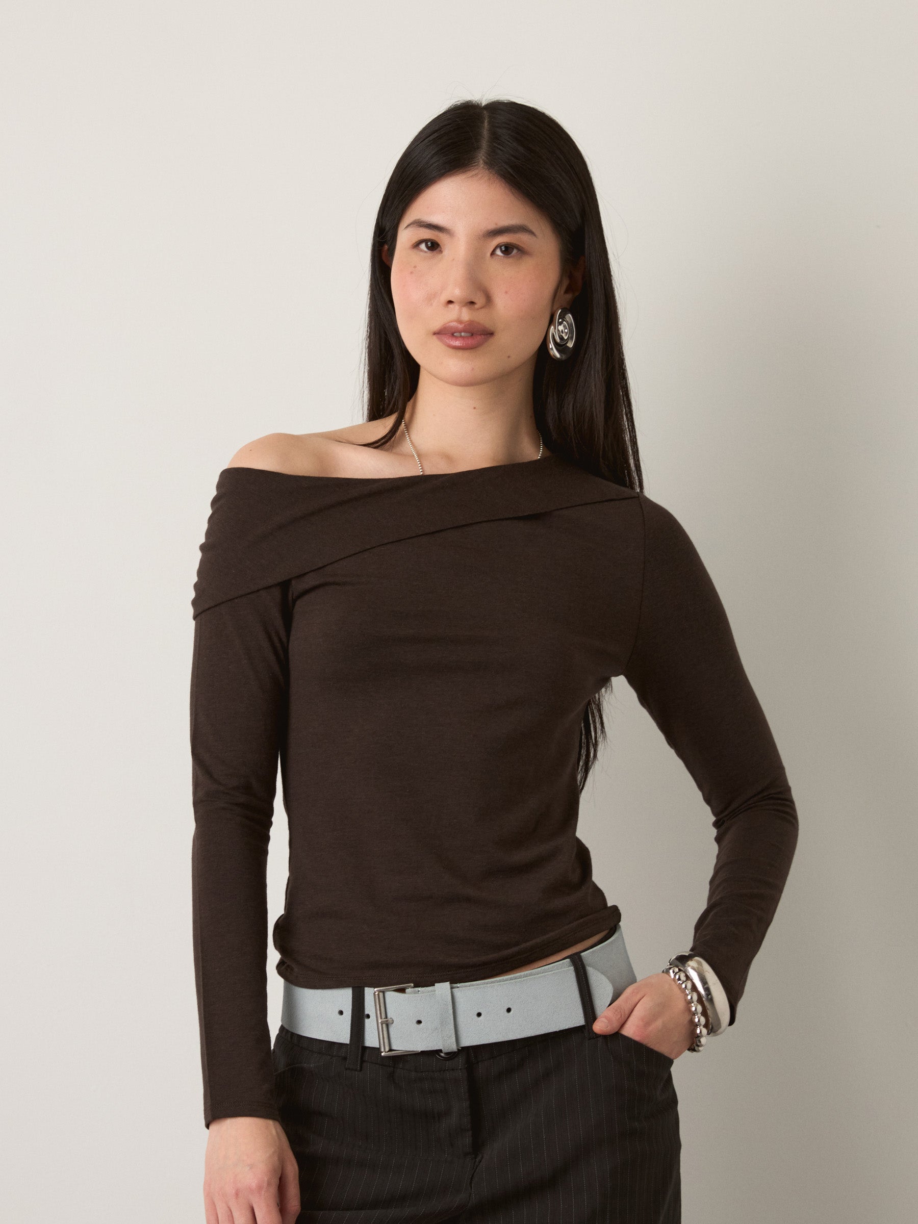 MONK & LOU - Nyla Longsleeve Off Shoulder Top - 
