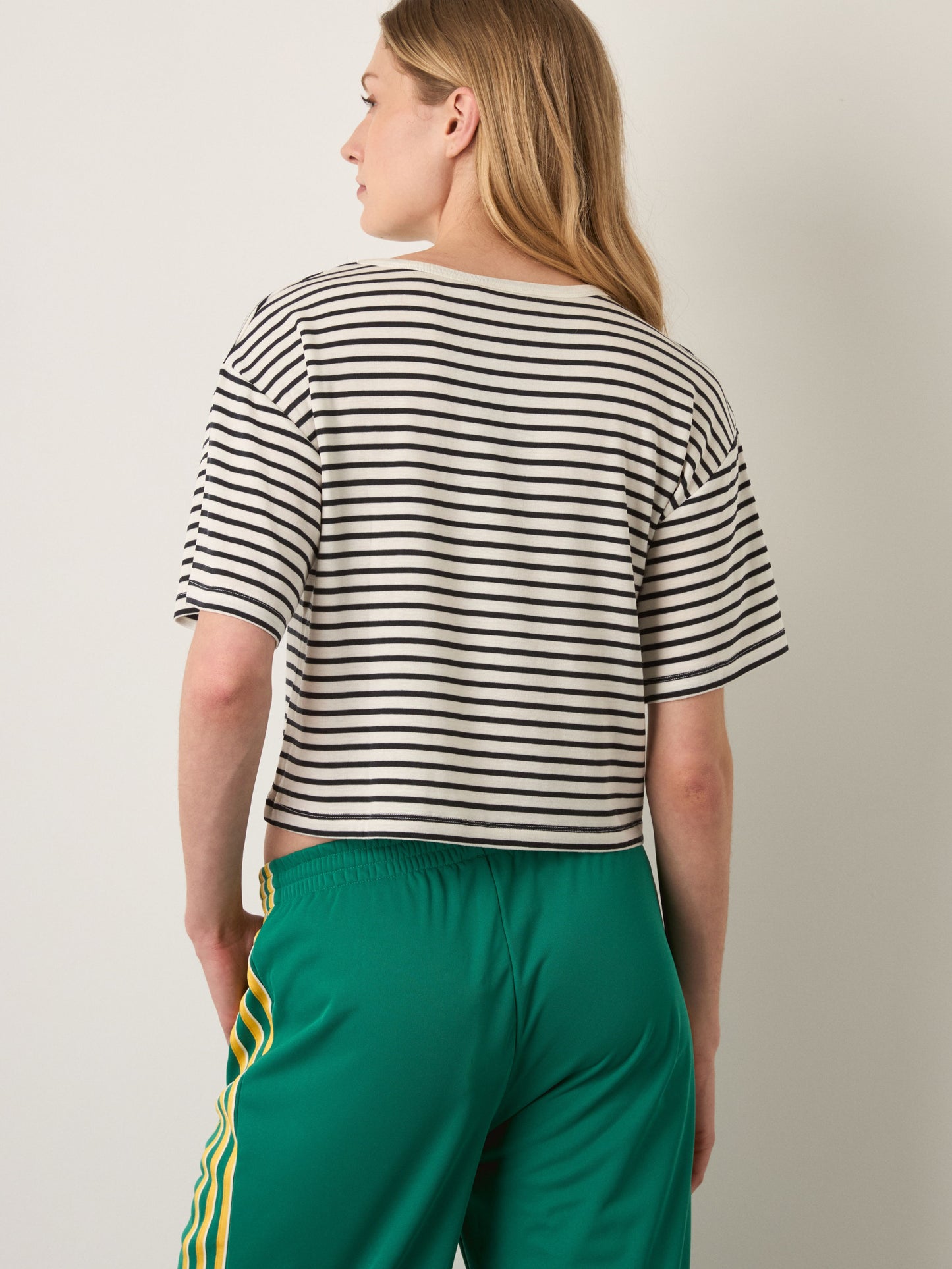 MONK & LOU - Silas Cropped T-Shirt - 