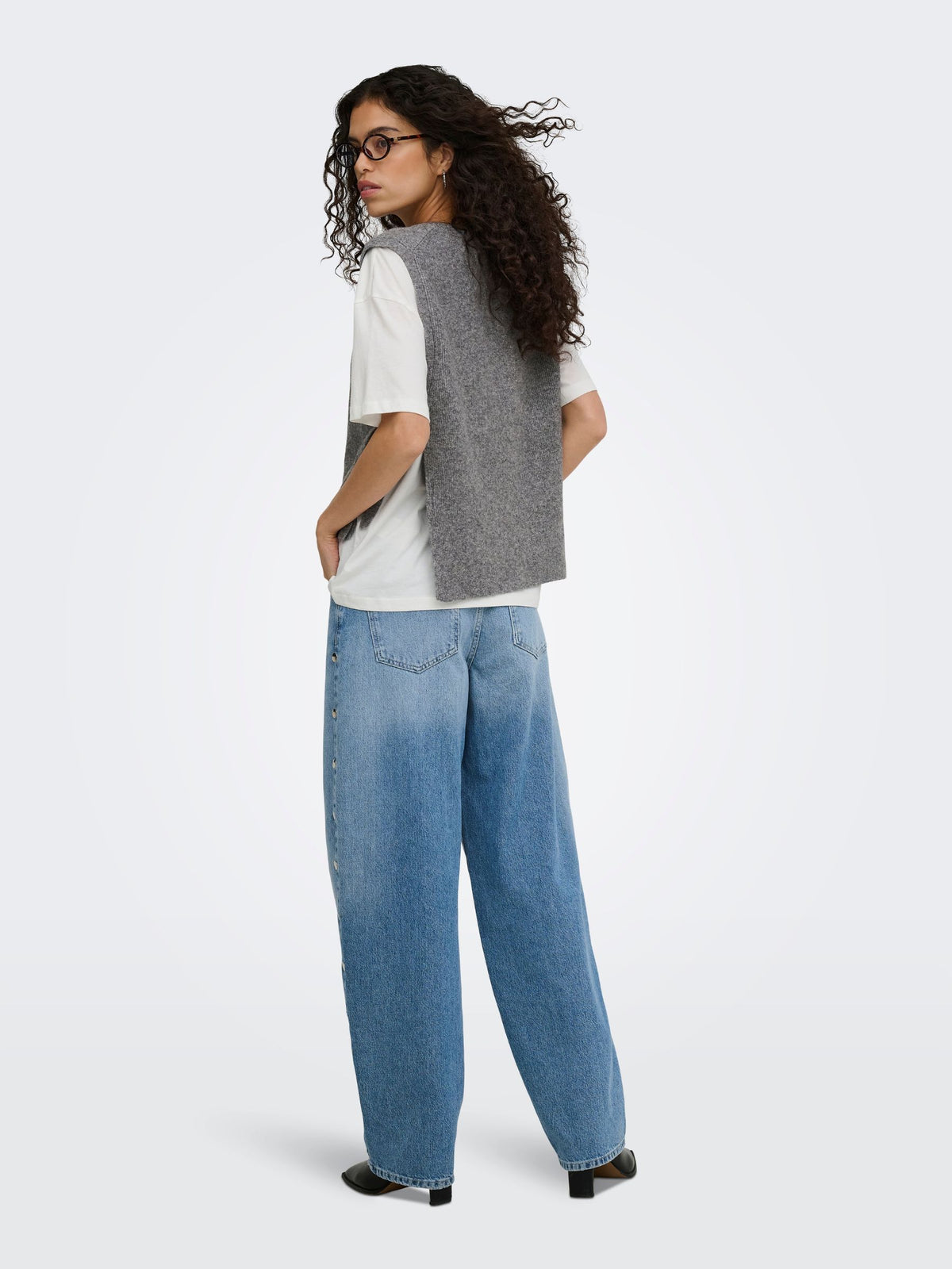 Beate Crewneck Bow Vest