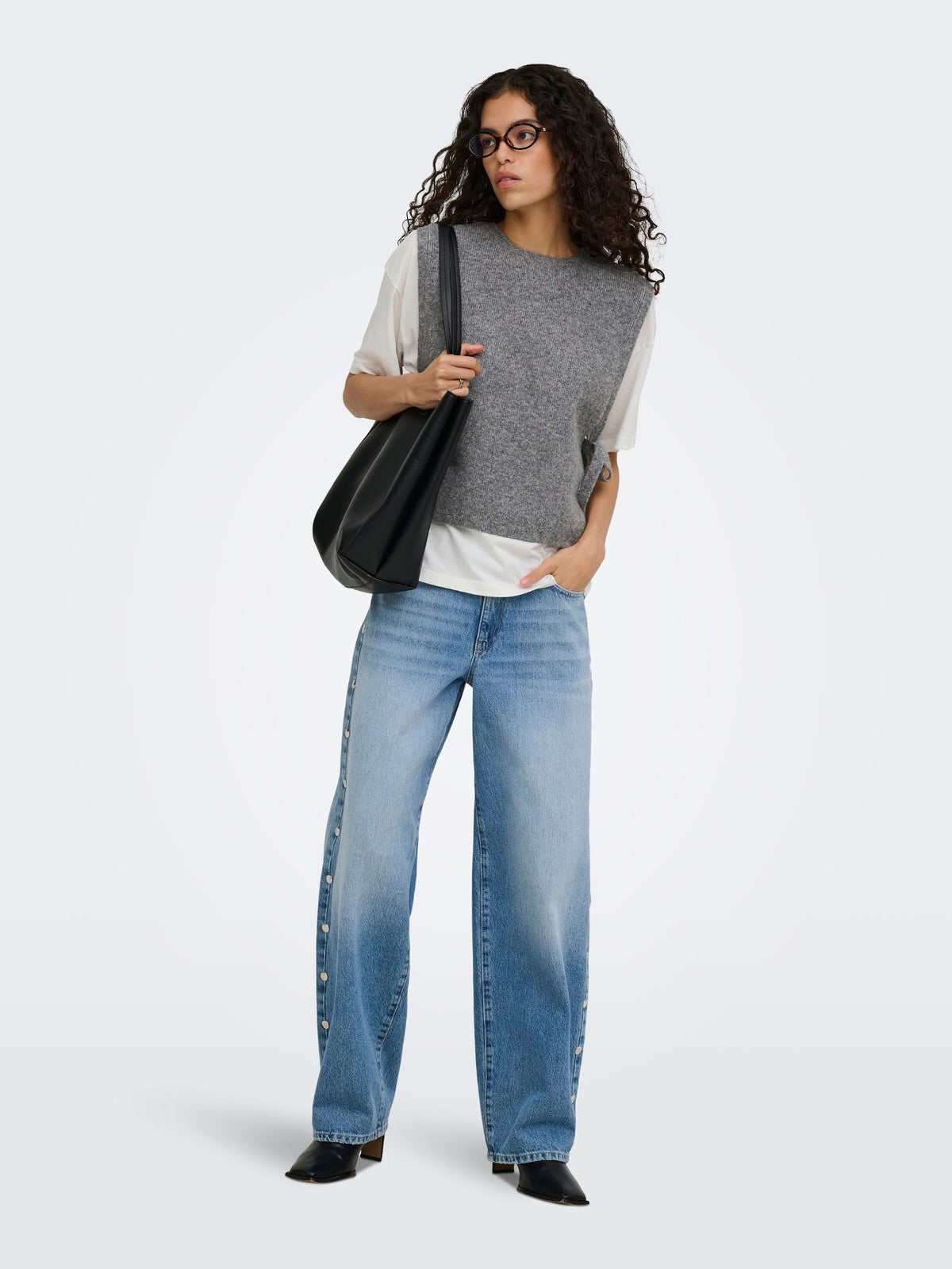 Beate Crewneck Bow Vest