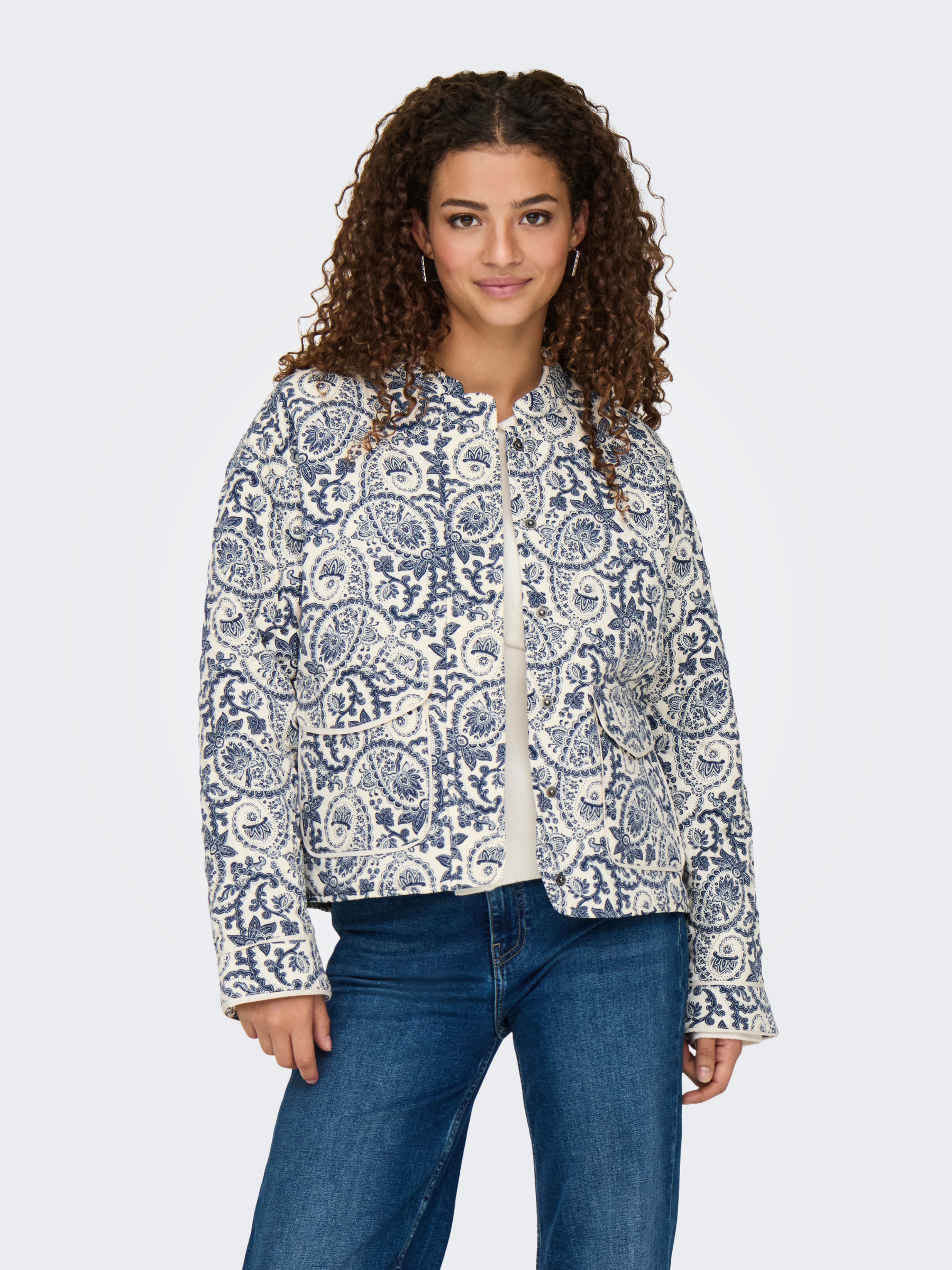 ONLY-Hallie Quilted Print Jacket-Cloud Dancer / Blue Tile Print