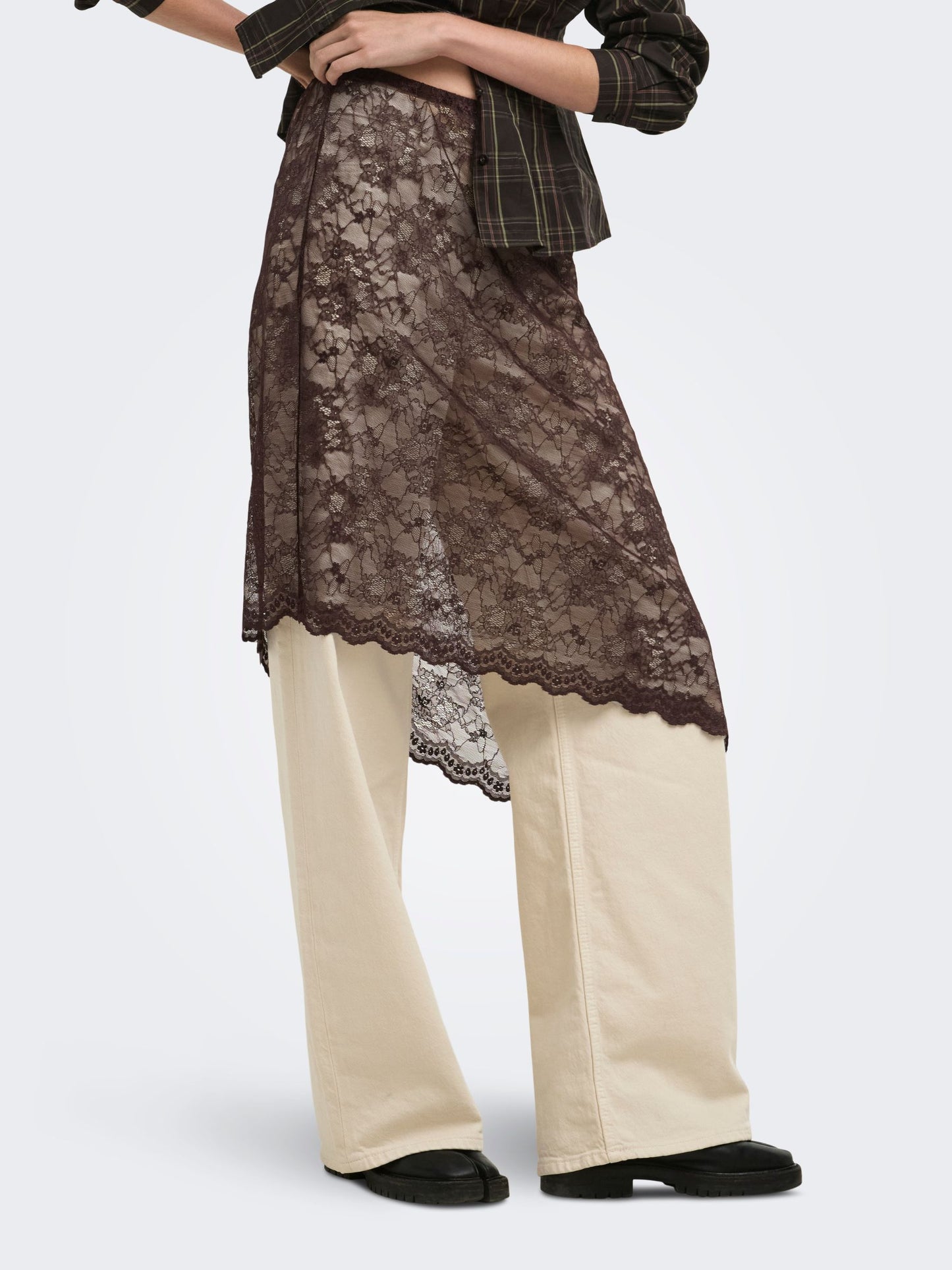 Soba Lace Asymmetric Skirt