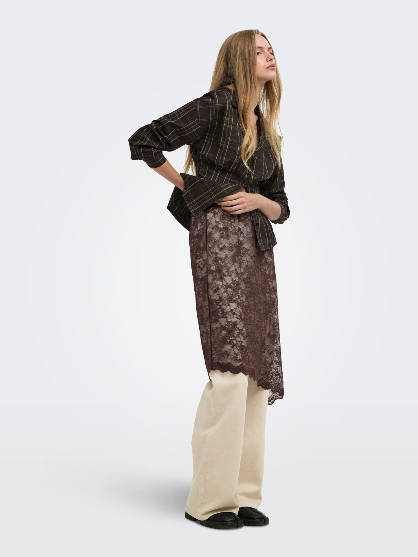 Soba Lace Asymmetric Skirt