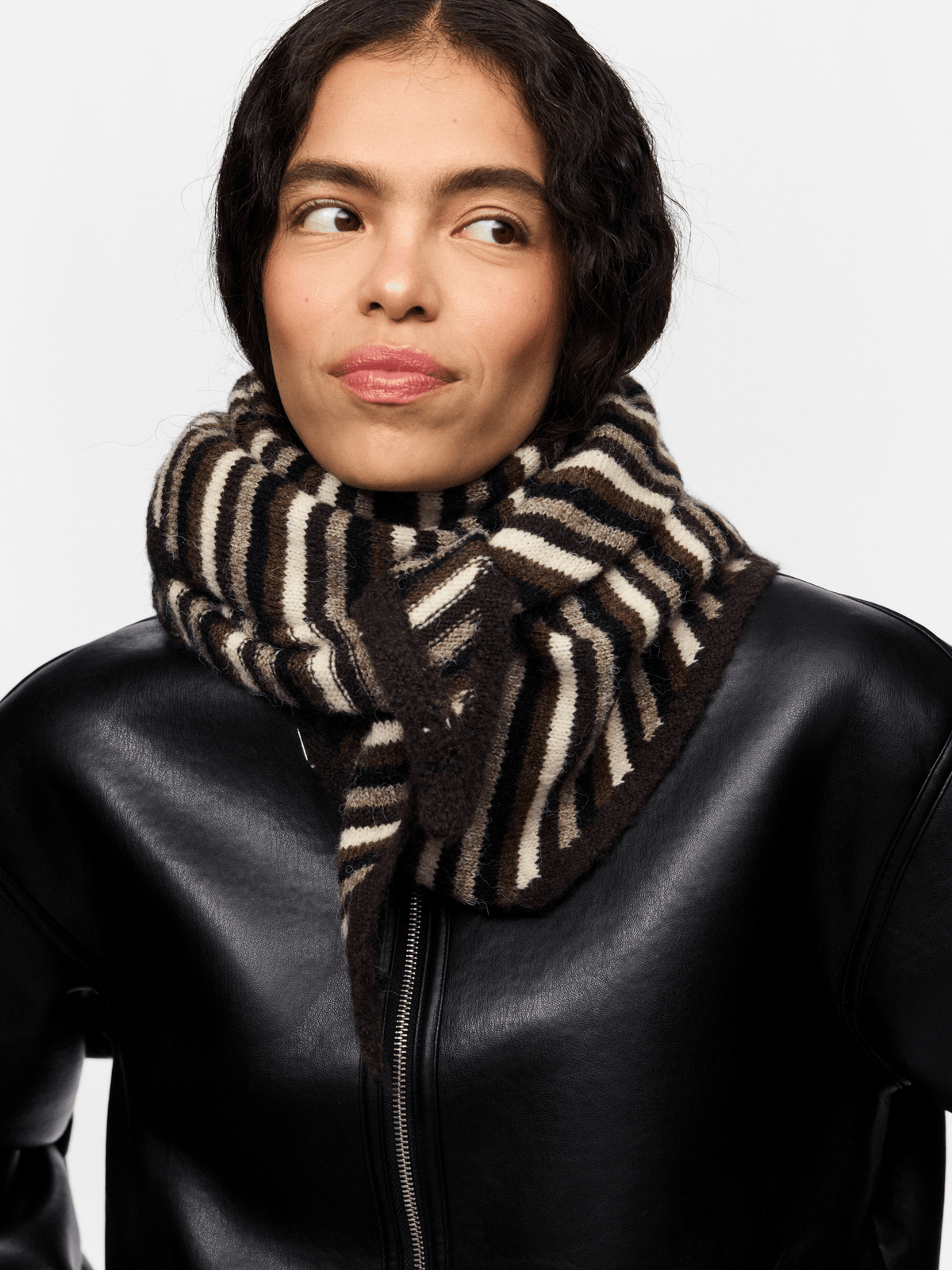 PIECES - Ada Striped Triangle Scarf - 