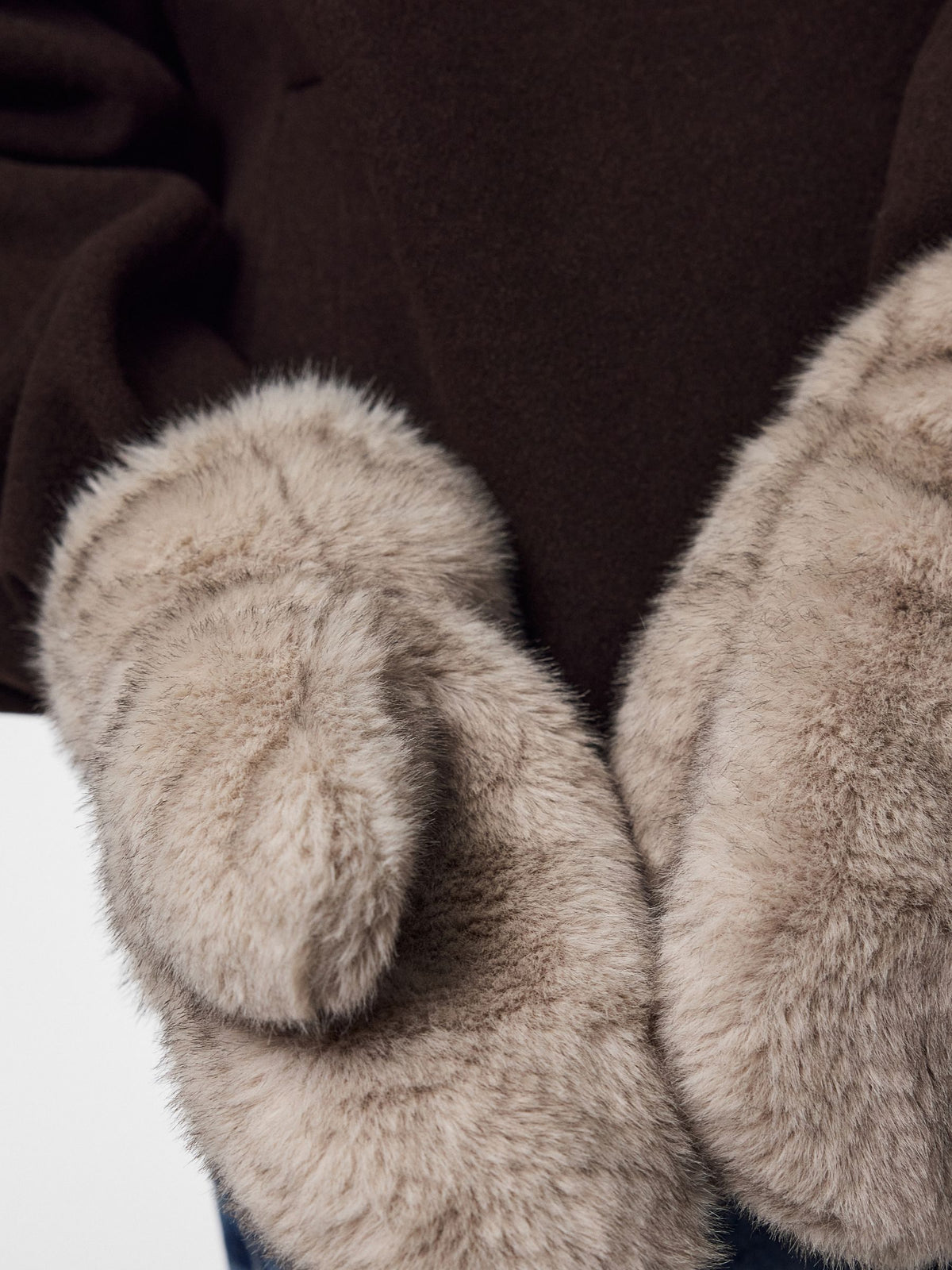 Jutlandia Faux Fur Mittens
