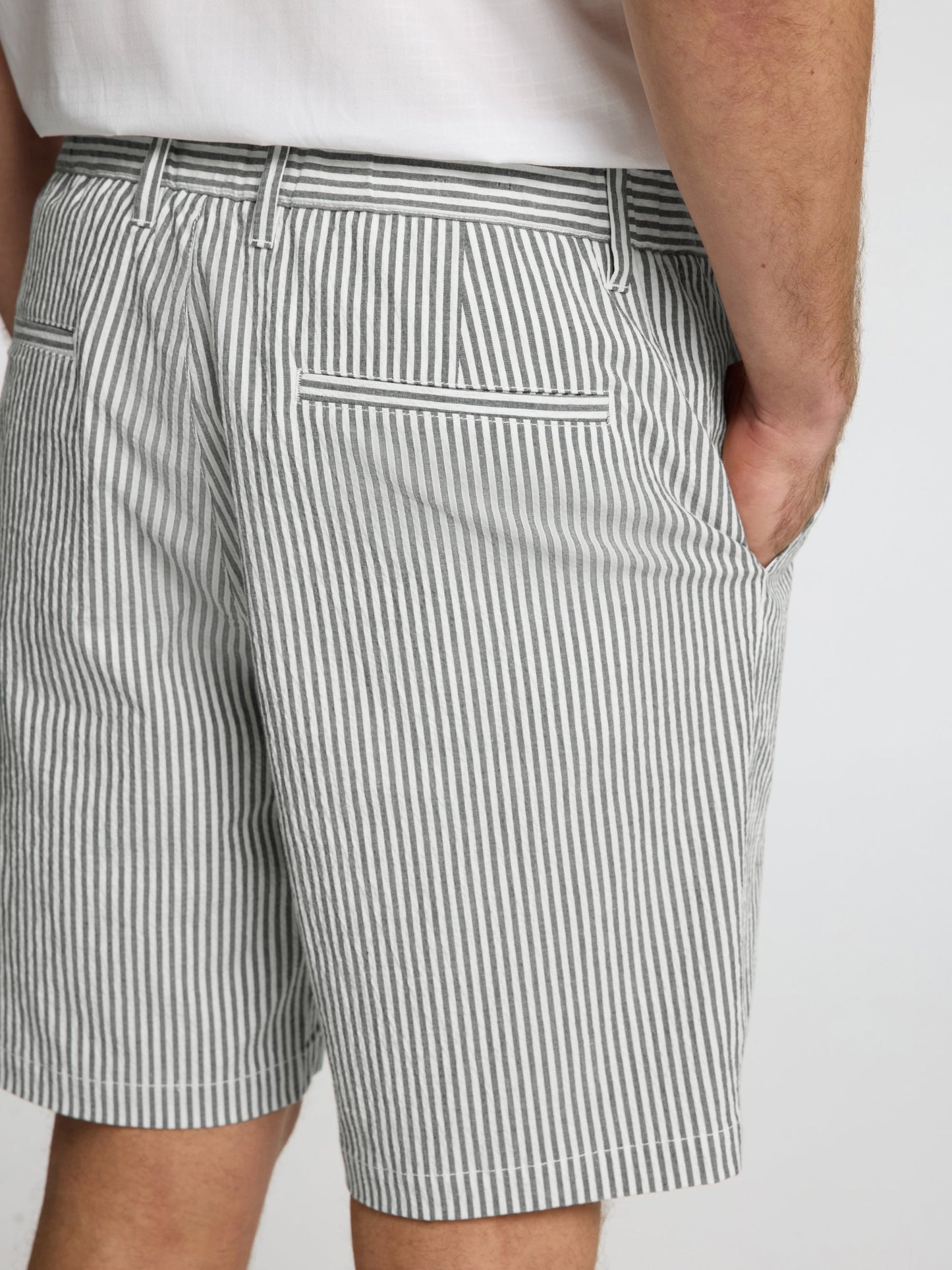 SELECTED - Karl Seersucker Short - 