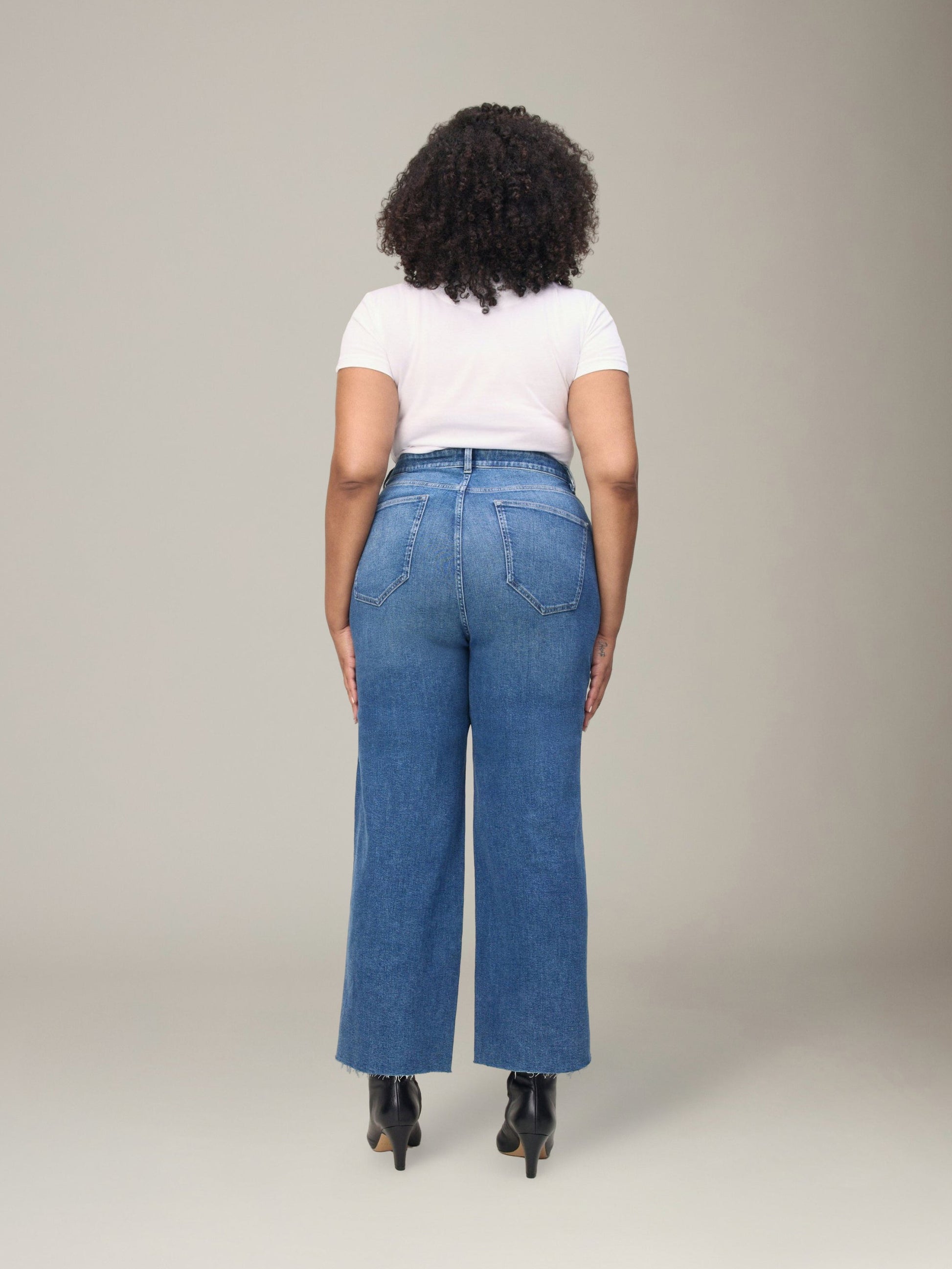 WARP & WEFT - ICN Crop Wide Leg Jeans - Extended Sizing - 