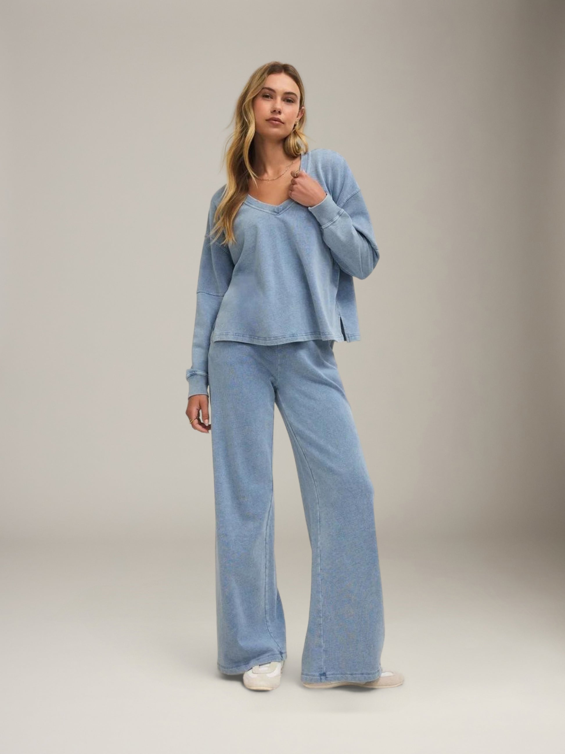 Z SUPPLY - Delphine V-Neck Sweatshirt - Ocean Air Indigo