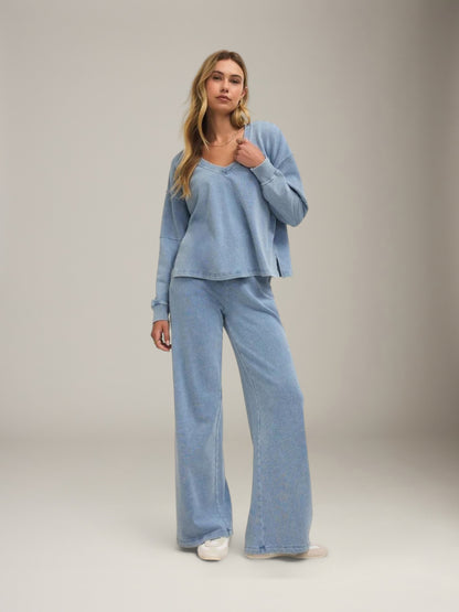 Z SUPPLY - Delphine V-Neck Sweatshirt - Ocean Air Indigo